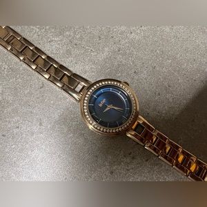 Women wrist watch